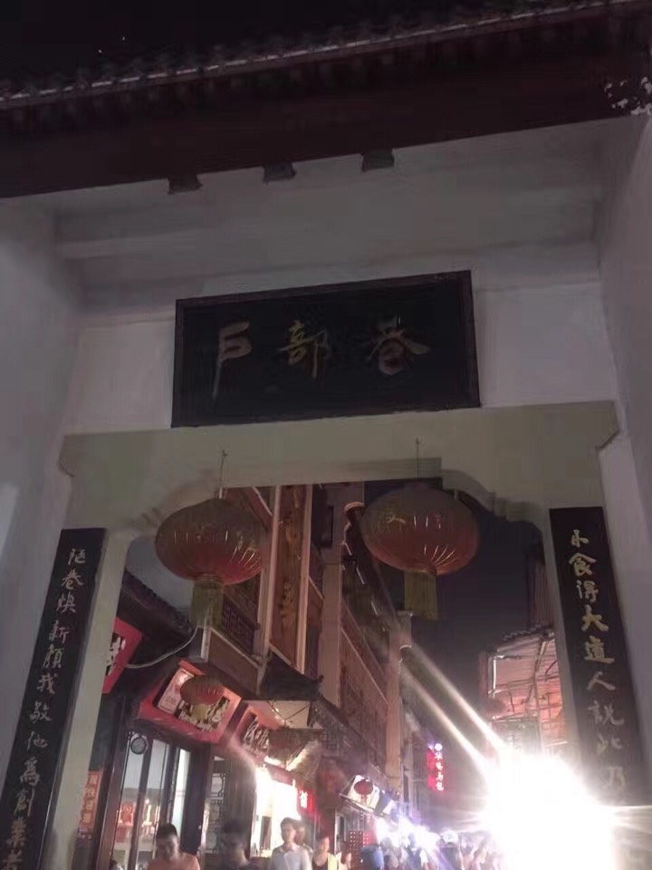 132538dw9qq00vr7zzxnv6.jpg